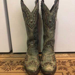 Turquoise stud cowboy boots! Size 7.5!
